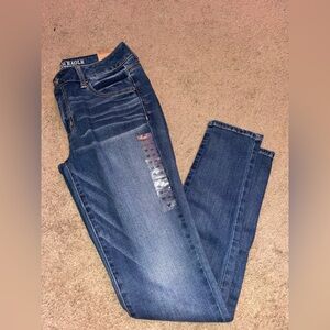 American Eagle jeggings with no rips